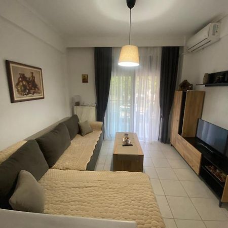 Lovely 2-Bedroom Appartement With Free Parking Agía Triás Luaran gambar