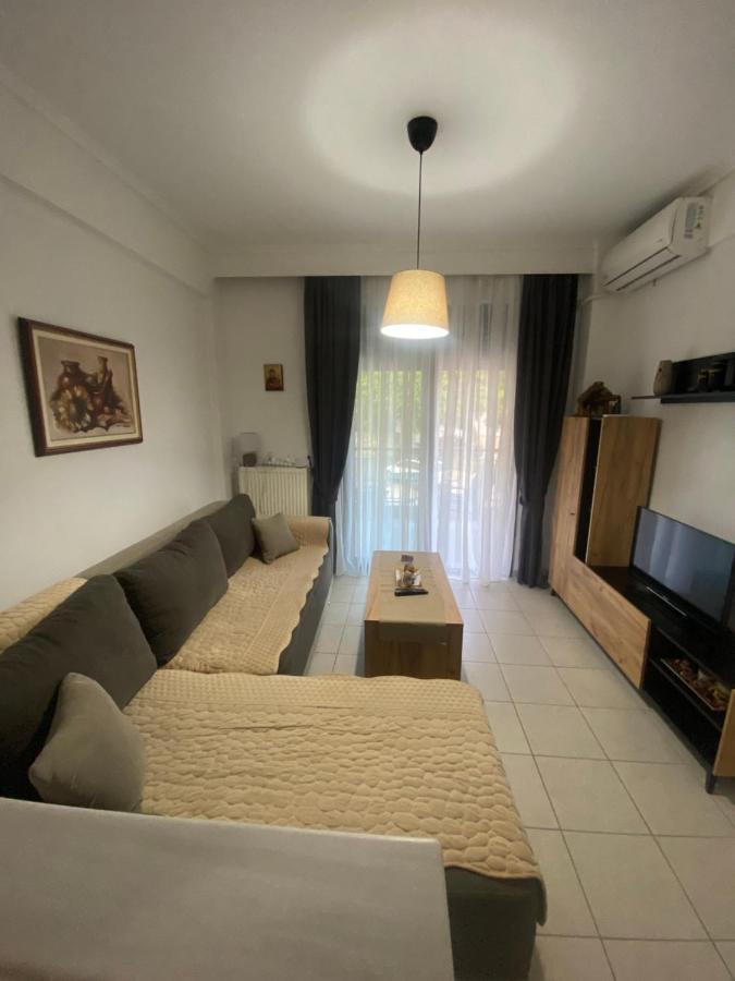 Lovely 2-Bedroom Appartement With Free Parking Agía Triás Luaran gambar