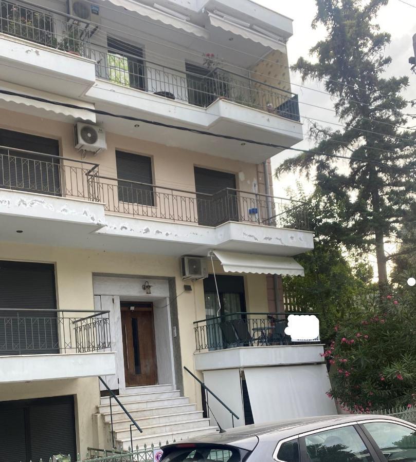 Lovely 2-Bedroom Appartement With Free Parking Agía Triás Luaran gambar