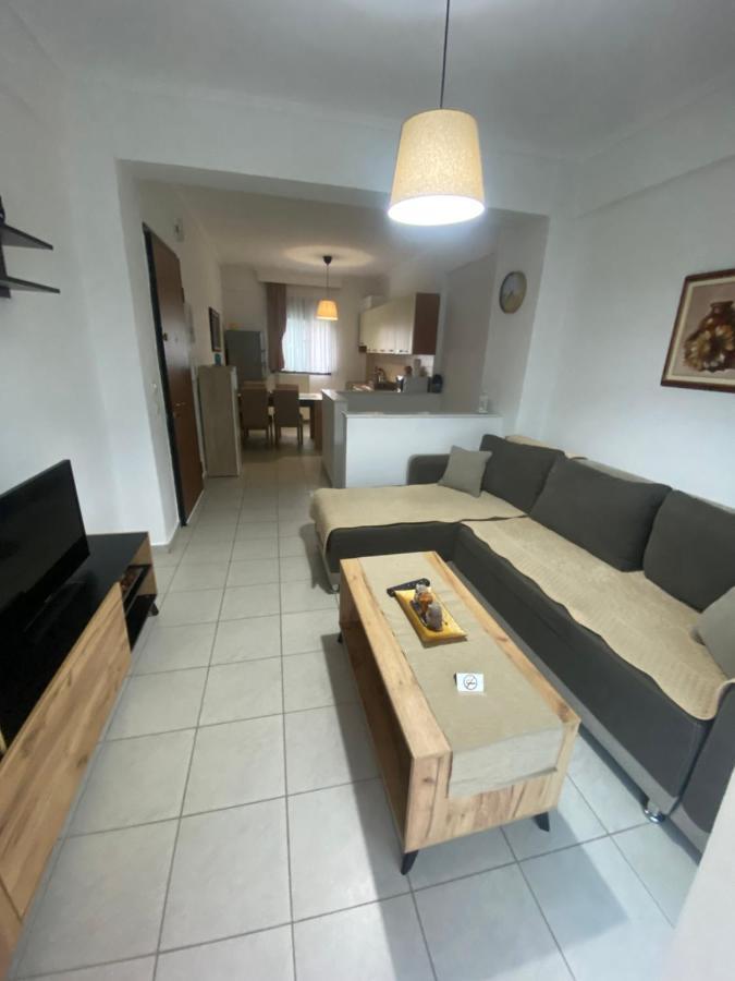 Lovely 2-Bedroom Appartement With Free Parking Agía Triás Luaran gambar
