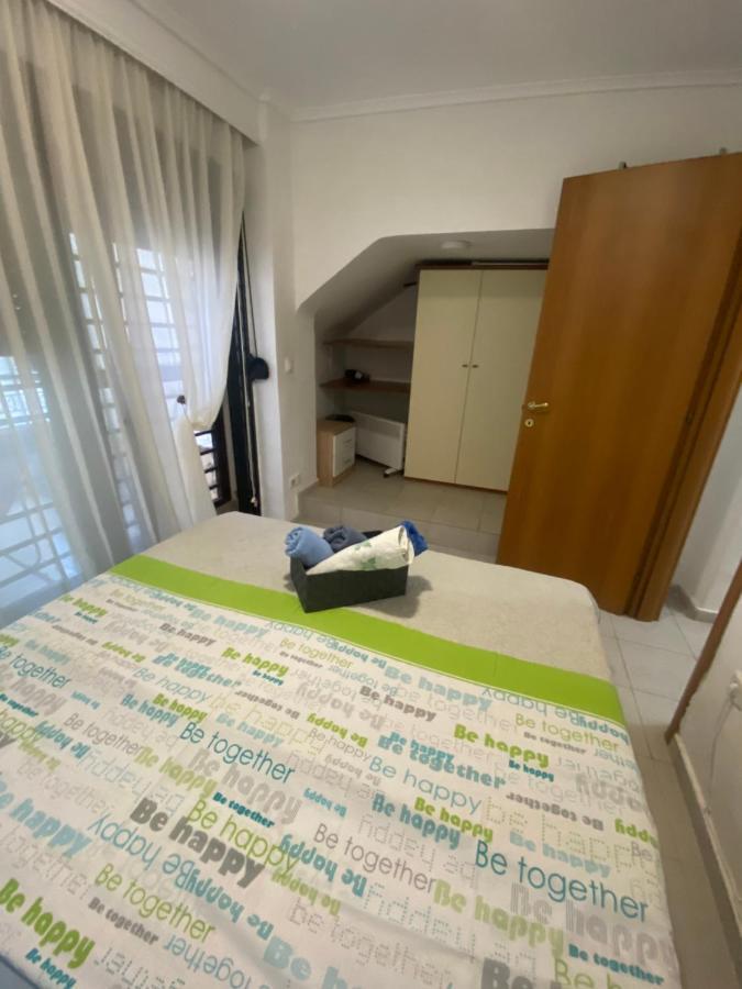 Lovely 2-Bedroom Appartement With Free Parking Agía Triás Luaran gambar