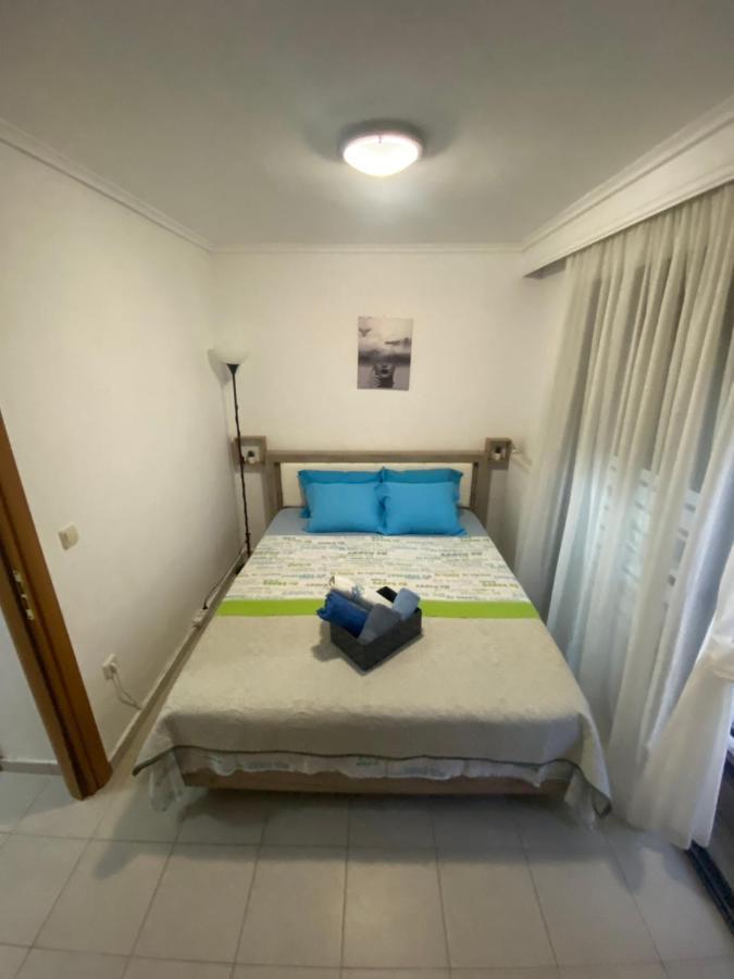 Lovely 2-Bedroom Appartement With Free Parking Agía Triás Luaran gambar