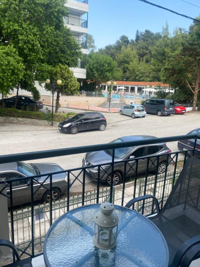 Lovely 2-Bedroom Appartement With Free Parking Agía Triás Luaran gambar